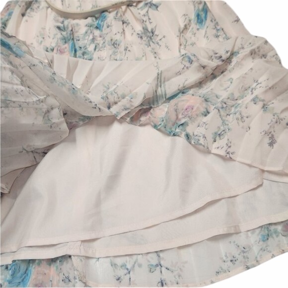 LC Lauren Conrad floral pleated midi dress with belt - Picture 4 of 5